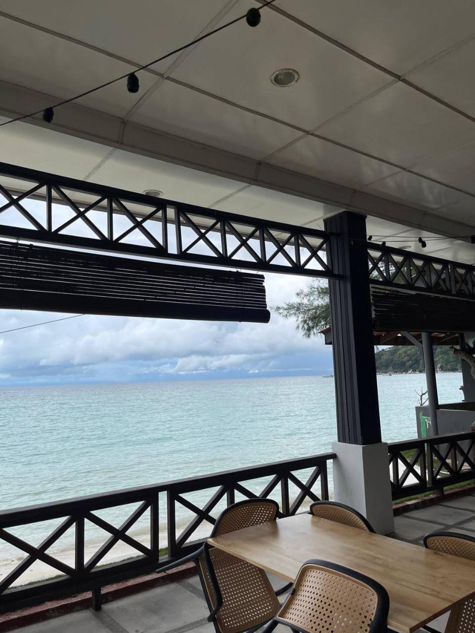 Beach Resort - Arwana Perhentian Besar Kampung Kuala Besut Exterior foto